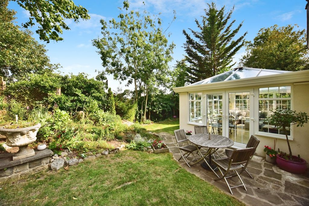 Property photo 3 of 19 Photo