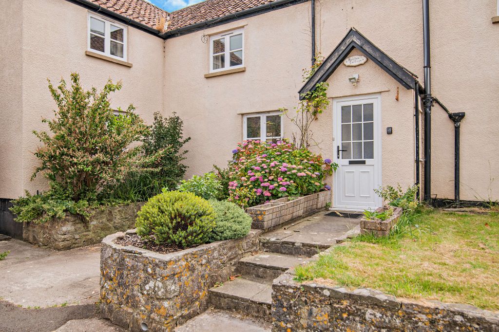 Property photo 3 of 45