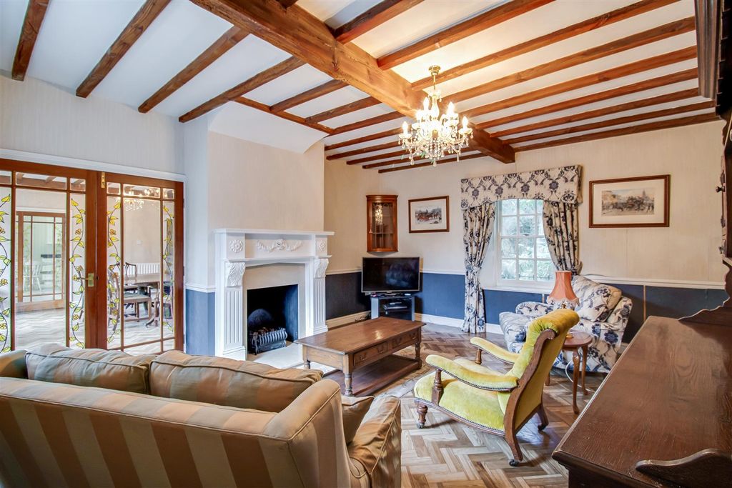 Property photo 2 of 23 Living Room