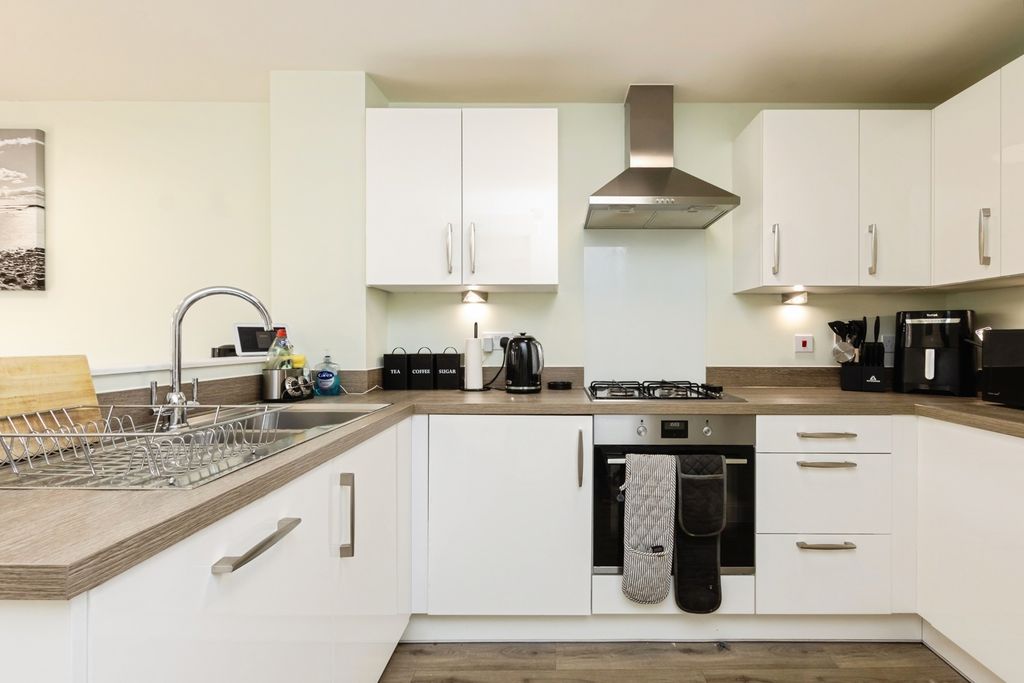Property photo 2 of 17 Kitchen