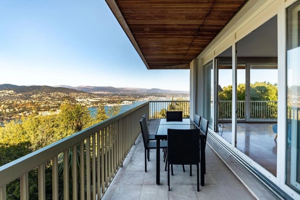 Property photo 3 of 4