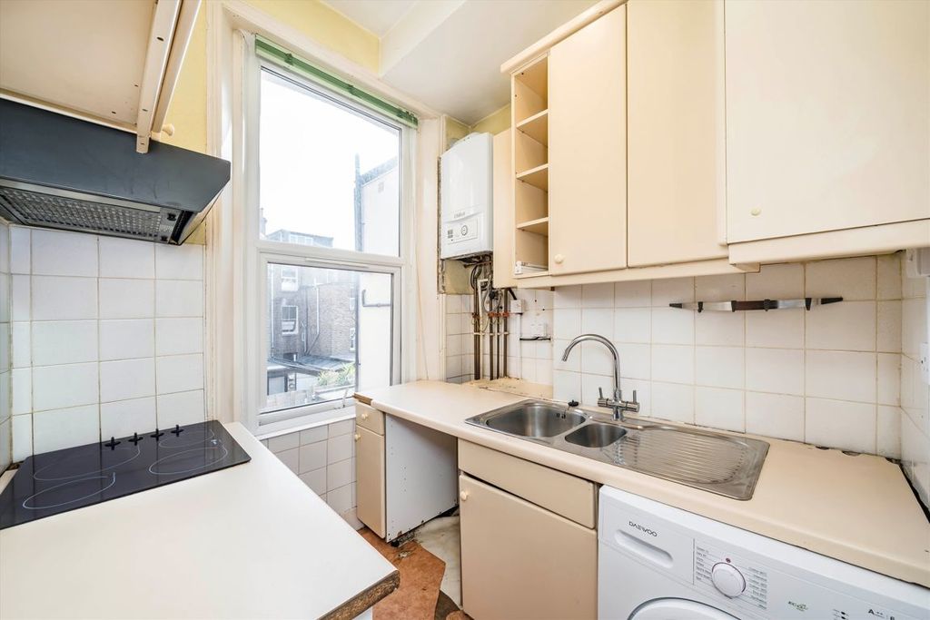 Property photo 3 of 5