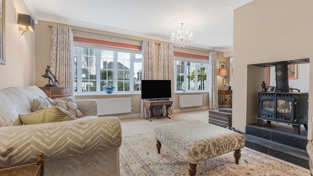 Property photo 3 of 32