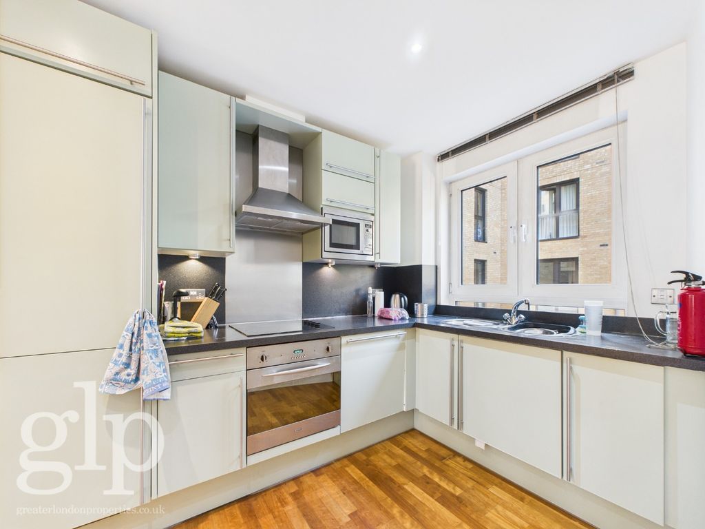 Property photo 2 of 18 4378273