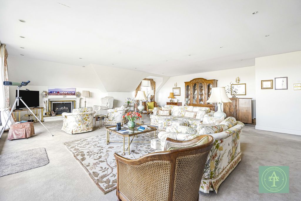 Additional image 5 of 3 bed flat for saleClaremont Heights, Enfield EN2