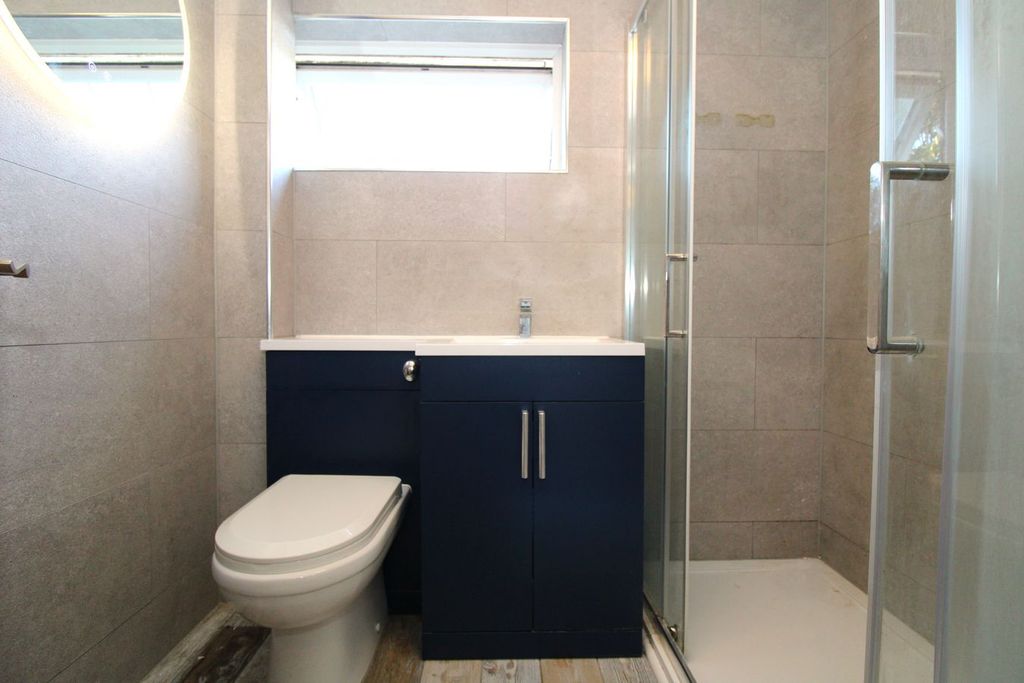 Property photo 2 of 21 Shower Room