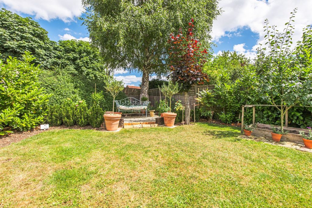 Property photo 2 of 10