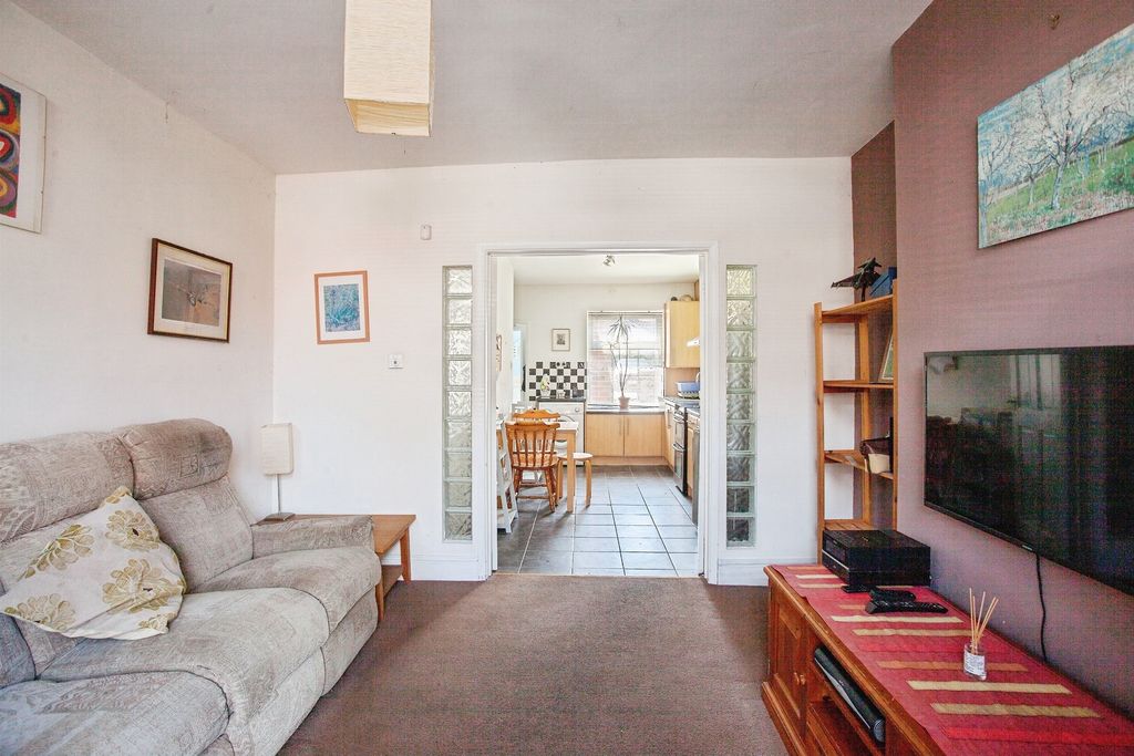 Property photo 3 of 18