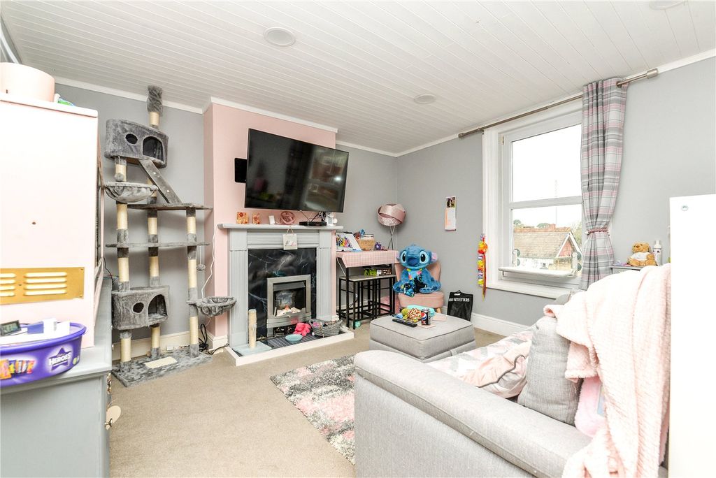 Property photo 2 of 15 Picture No. 21