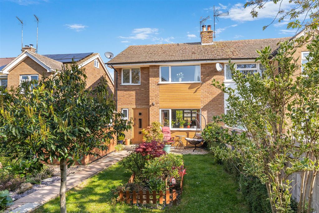Property photo 1 of 24 26 Dashwood Rise, Duns Tew-5.Jpg