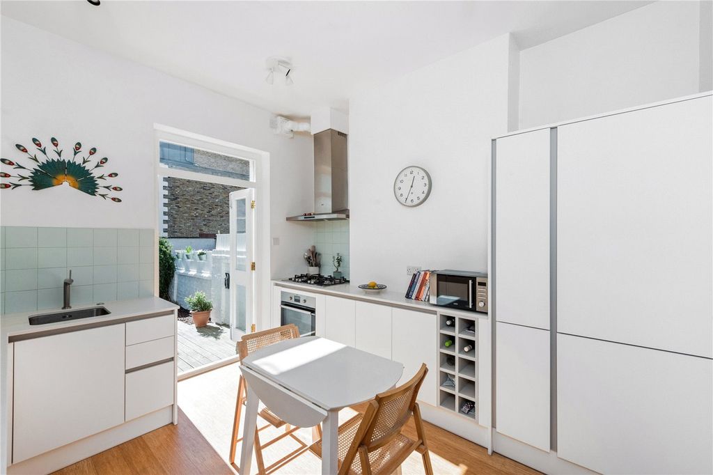 Property photo 3 of 12 Picture No. 08