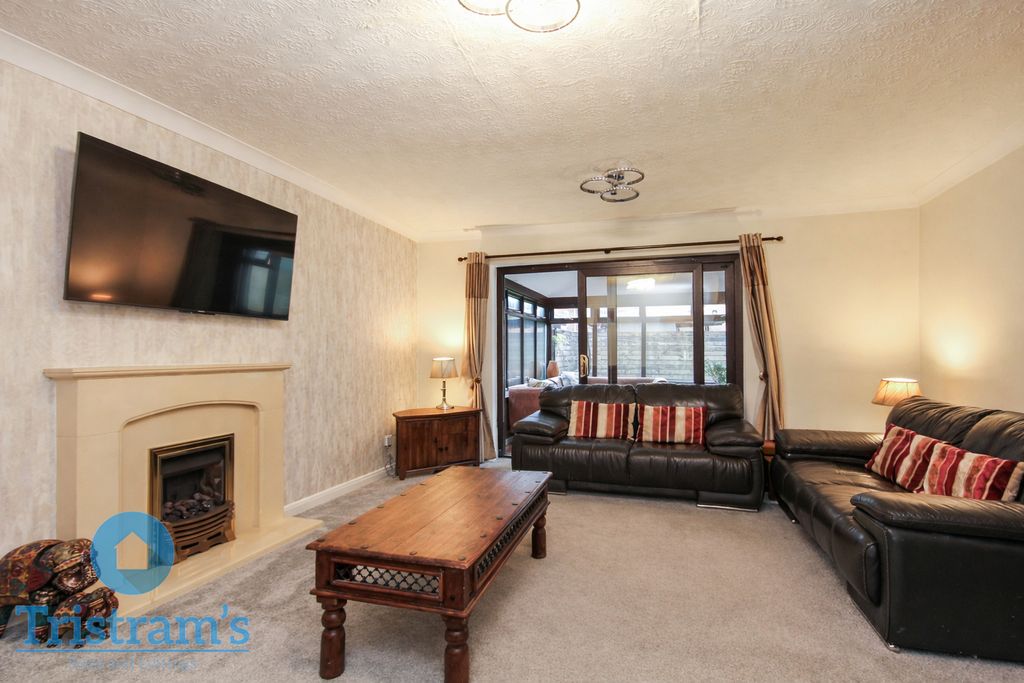 Property photo 3 of 25