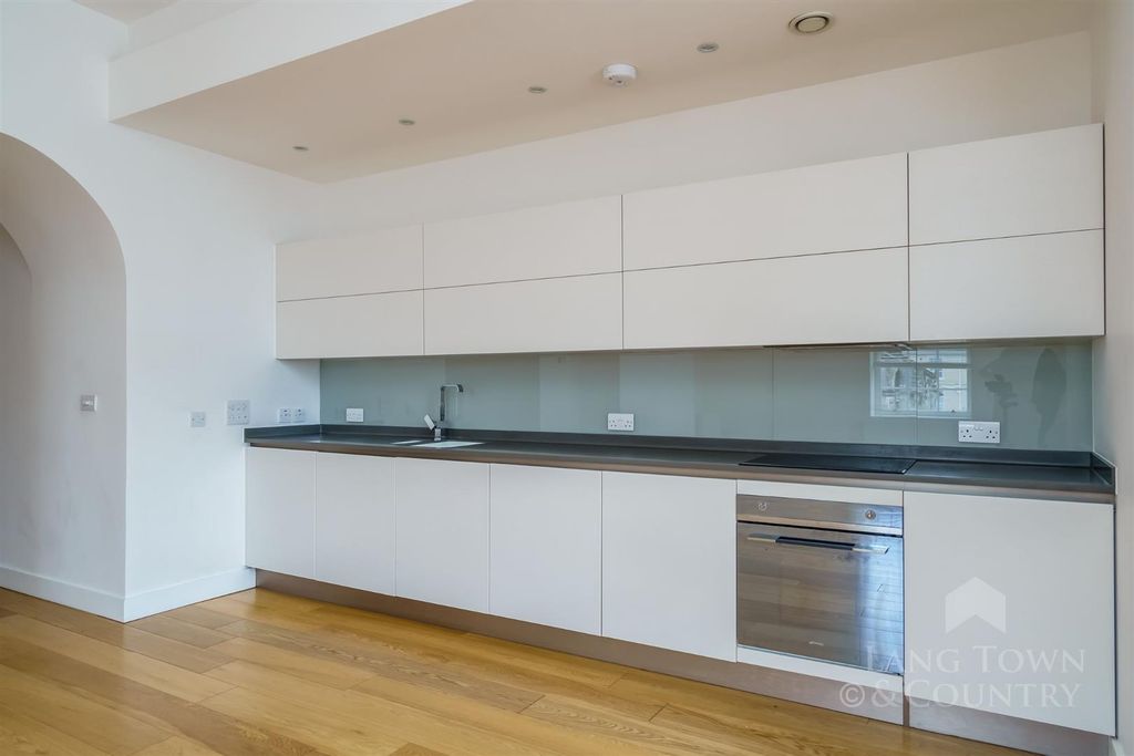 Property photo 3 of 8 0019.Jpg