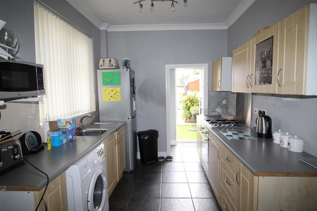 Property photo 2 of 11