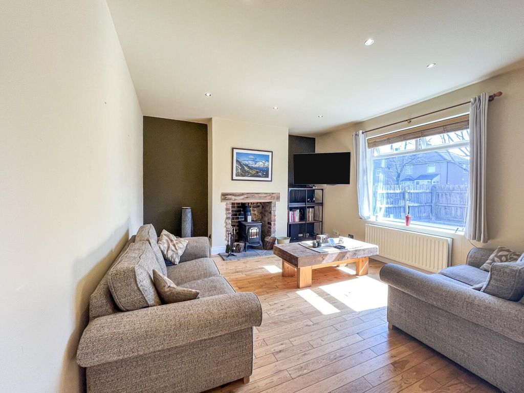 Property photo 3 of 20 Living Room