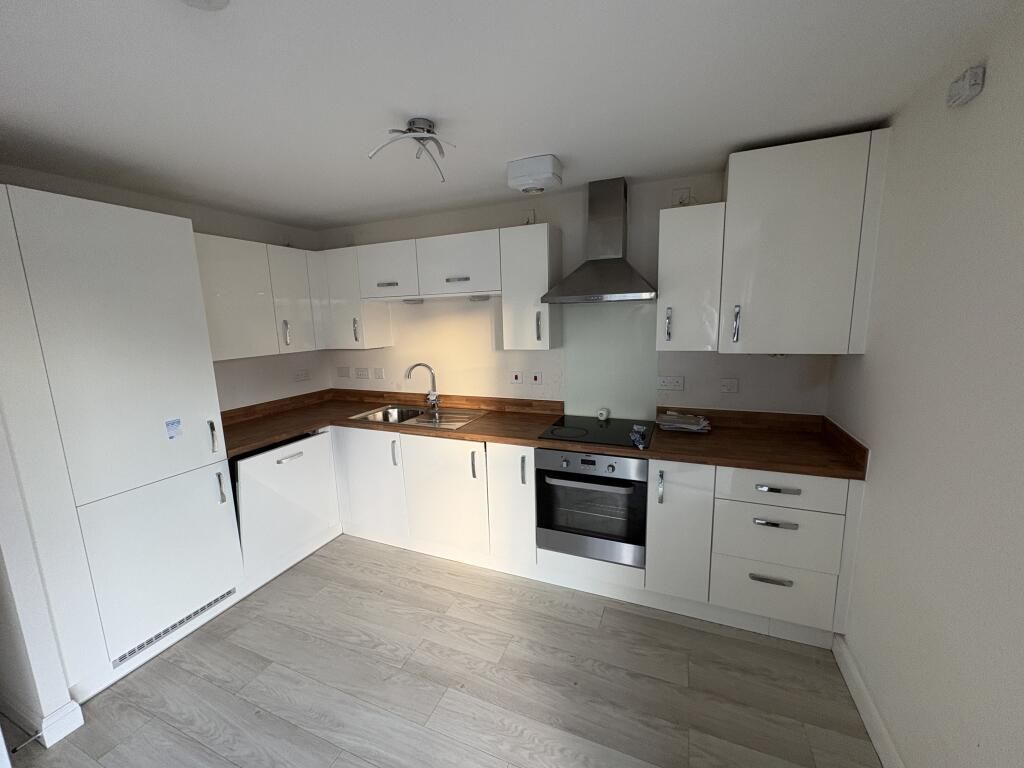 Property photo 3 of 8 0c82471dc0Acc321Ebb2Cbafc3122922.Jpeg