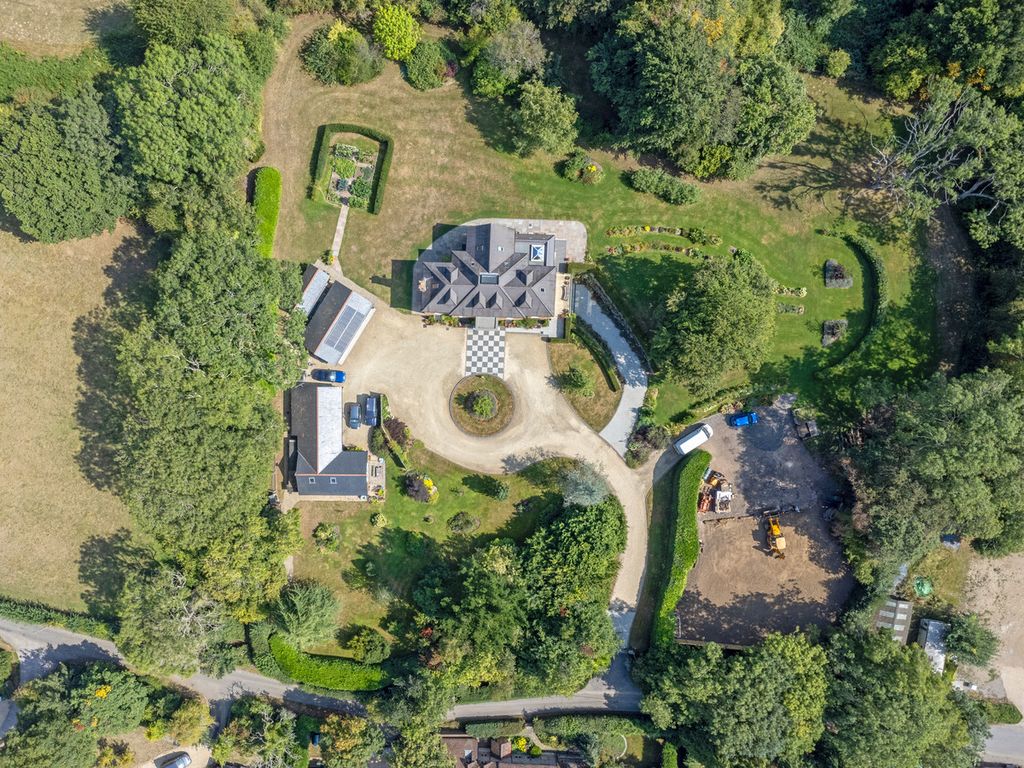 Property photo 2 of 41