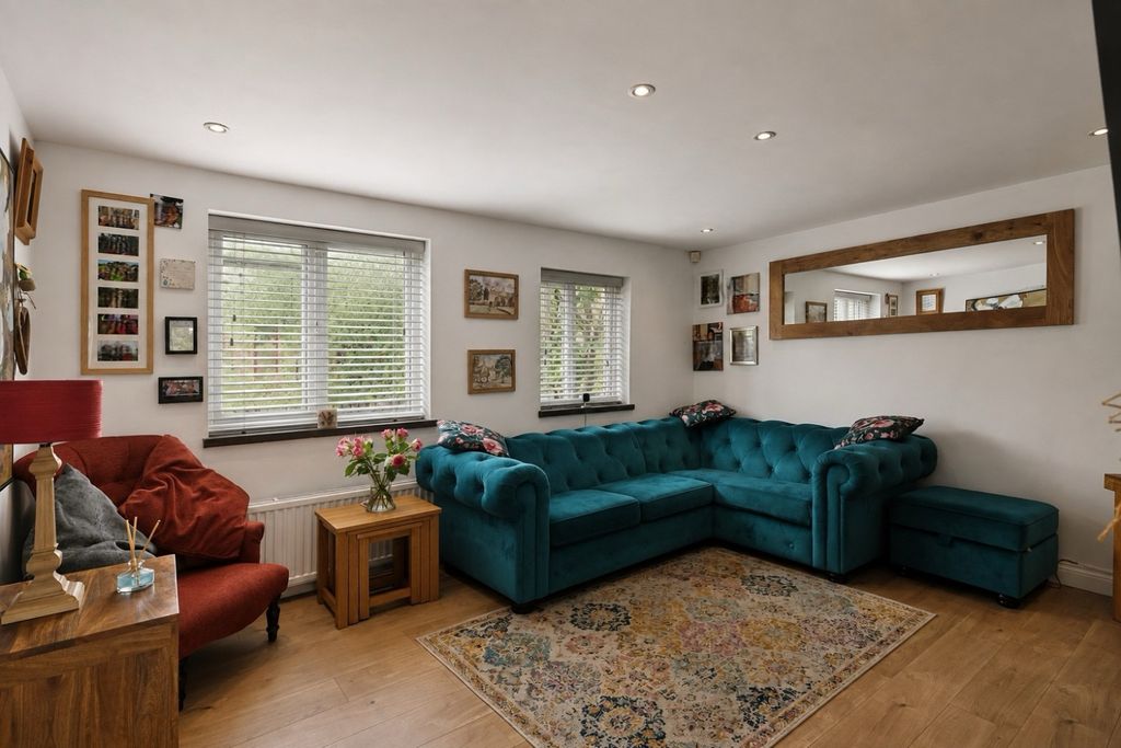 Property photo 3 of 19 Img_4543