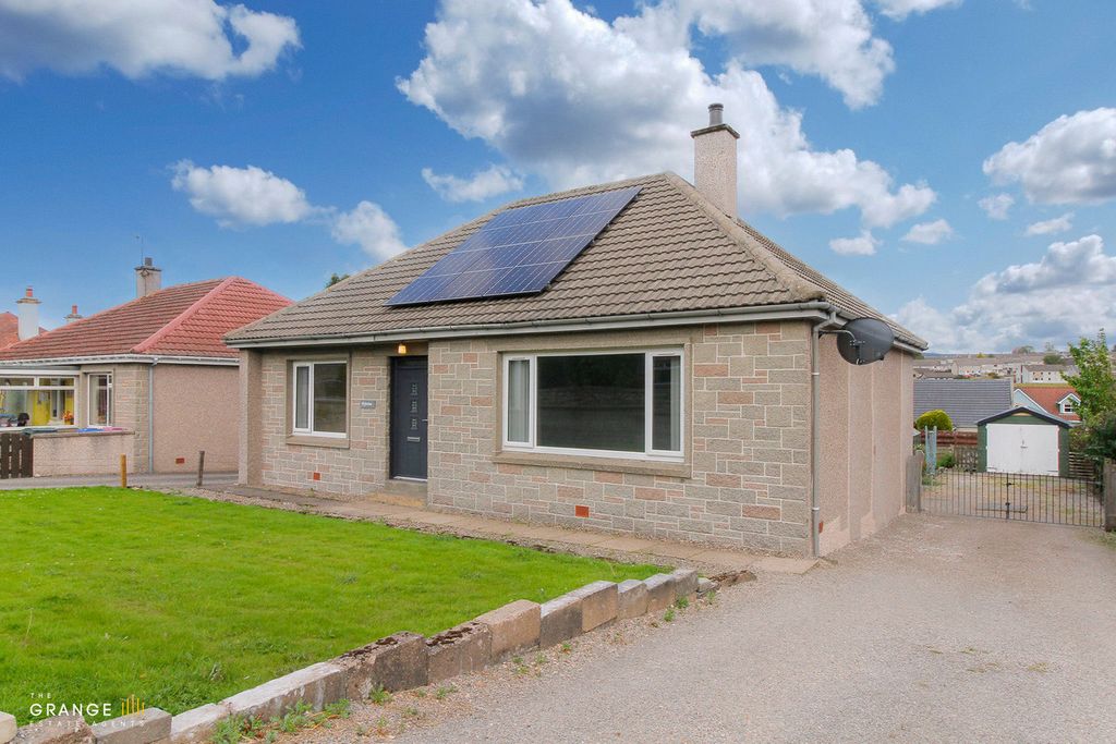Property photo 2 of 25