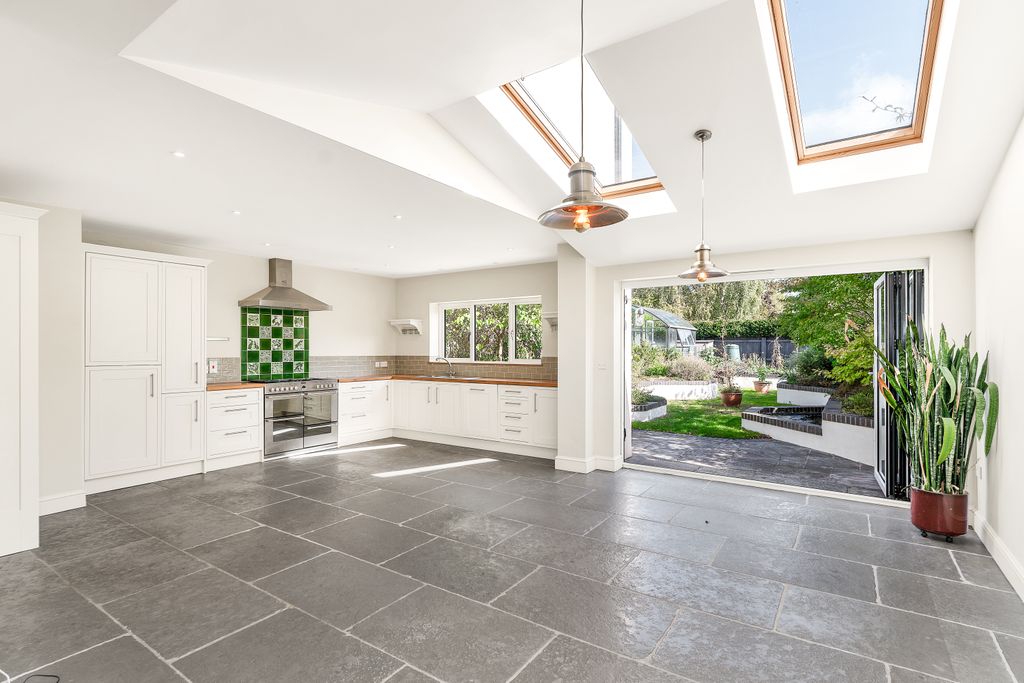 Property photo 2 of 23 Kitchen