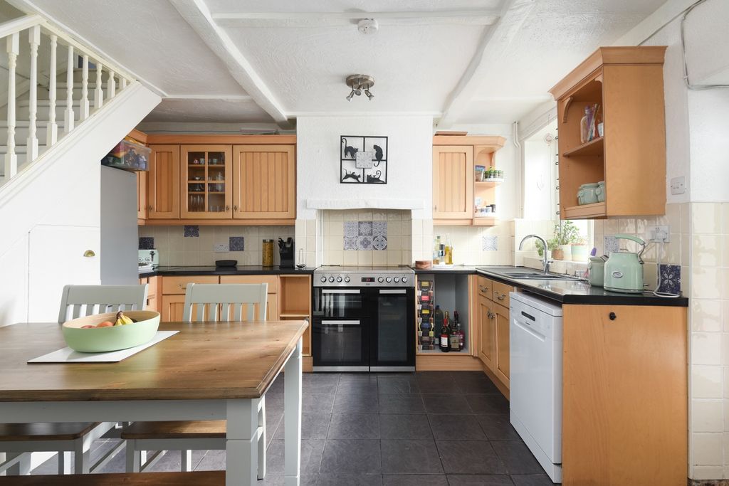 Property photo 2 of 24 4593189