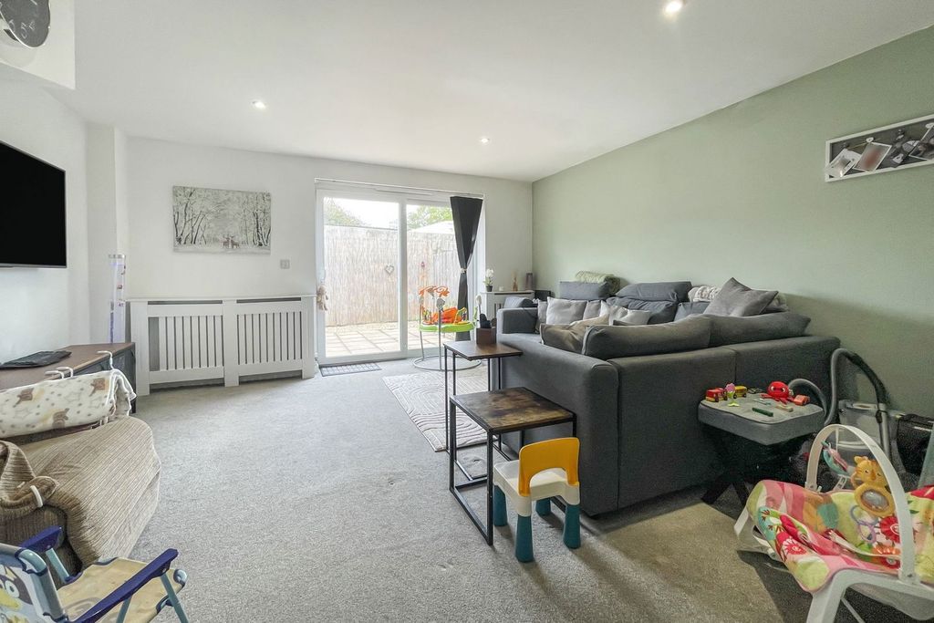 Property photo 3 of 15