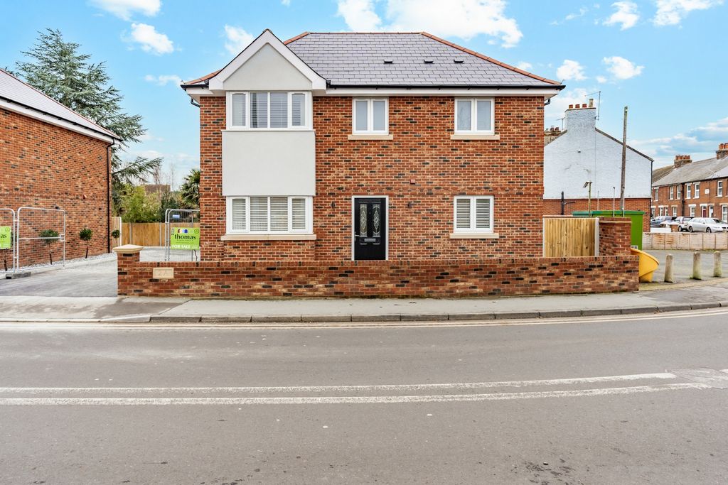 Property photo 1 of 25 Photo 3