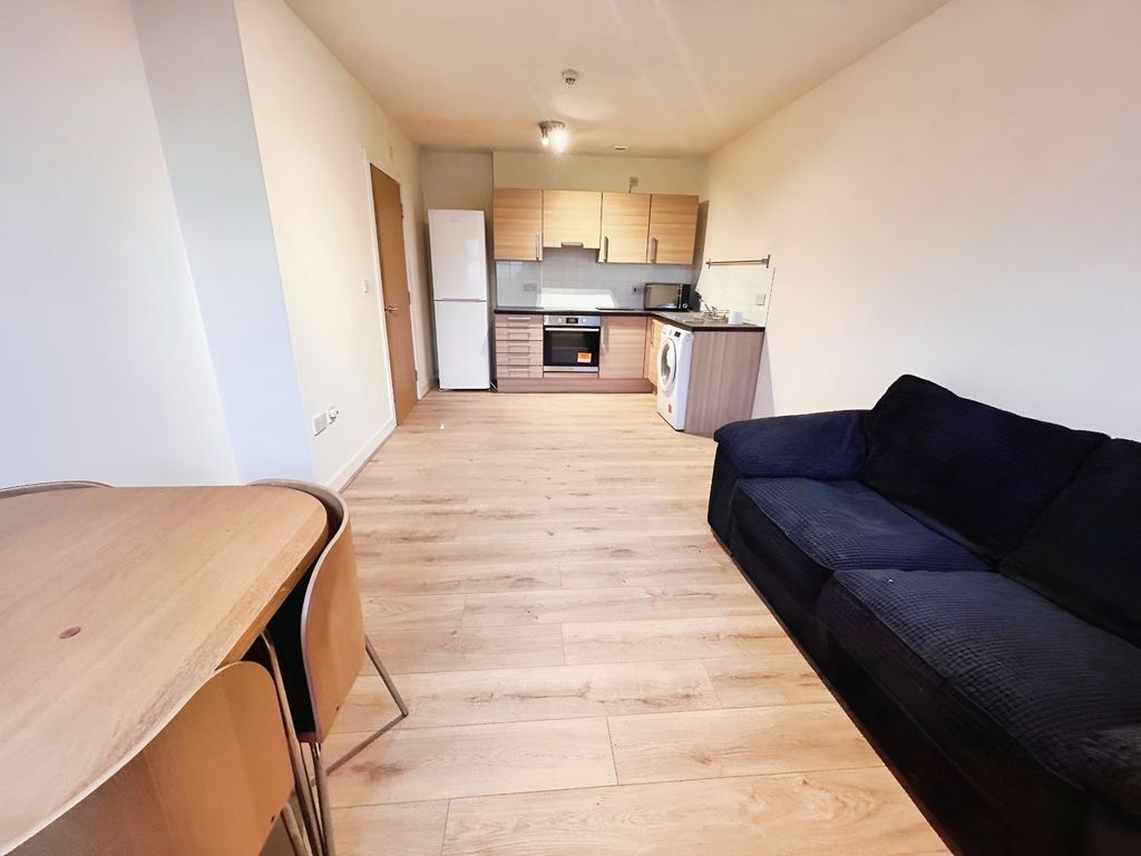 Property photo 2 of 7 Picture No. 12