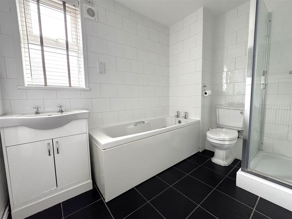 Property photo 3 of 6 Bathroom
