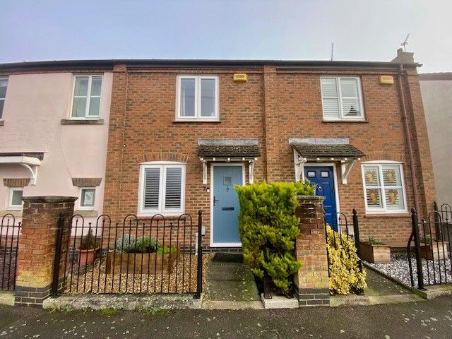 Property photo 1 of 8 Front