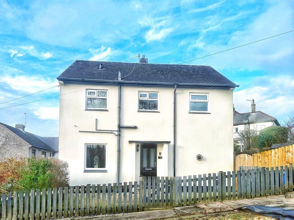 Property photo 1 of 21 Modern Semi-Detached