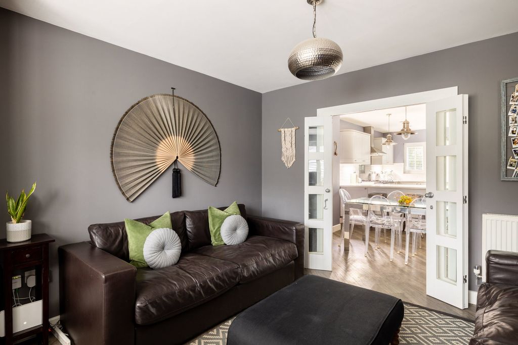 Additional image 10 of 4 bed detached house for saleKingfisher Drive, Haywards Heath, West Sussex RH16