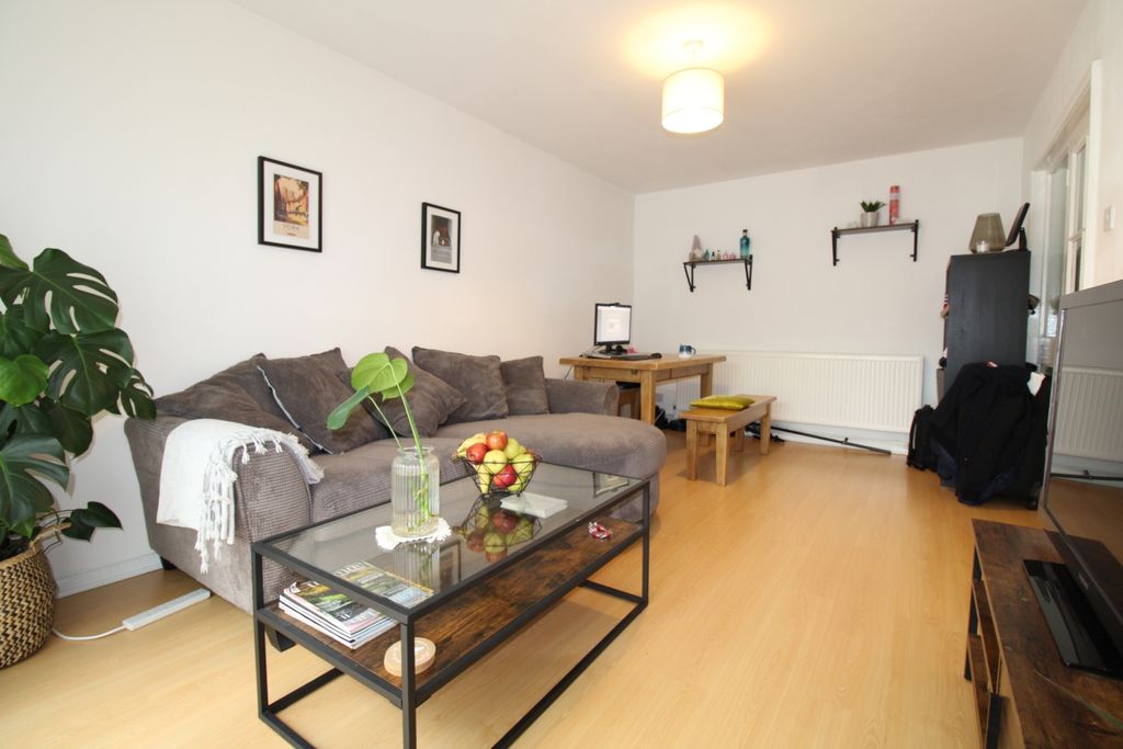 Property photo 3 of 10 Img_8993