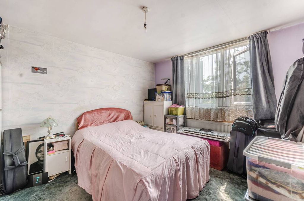 Property photo 1 of 4