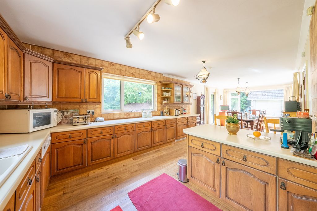 Property photo 2 of 30