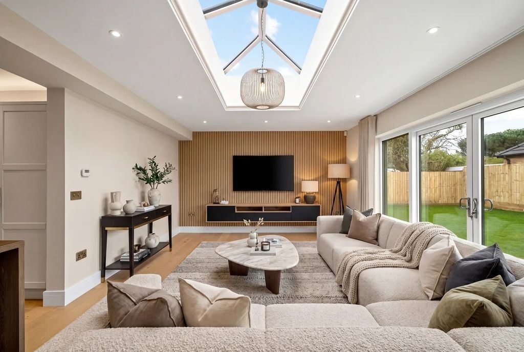 Property photo 2 of 39 5156281