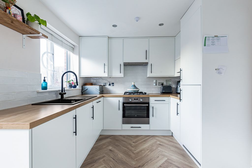 Property photo 3 of 23 2273889