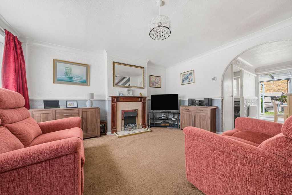 Property photo 2 of 14