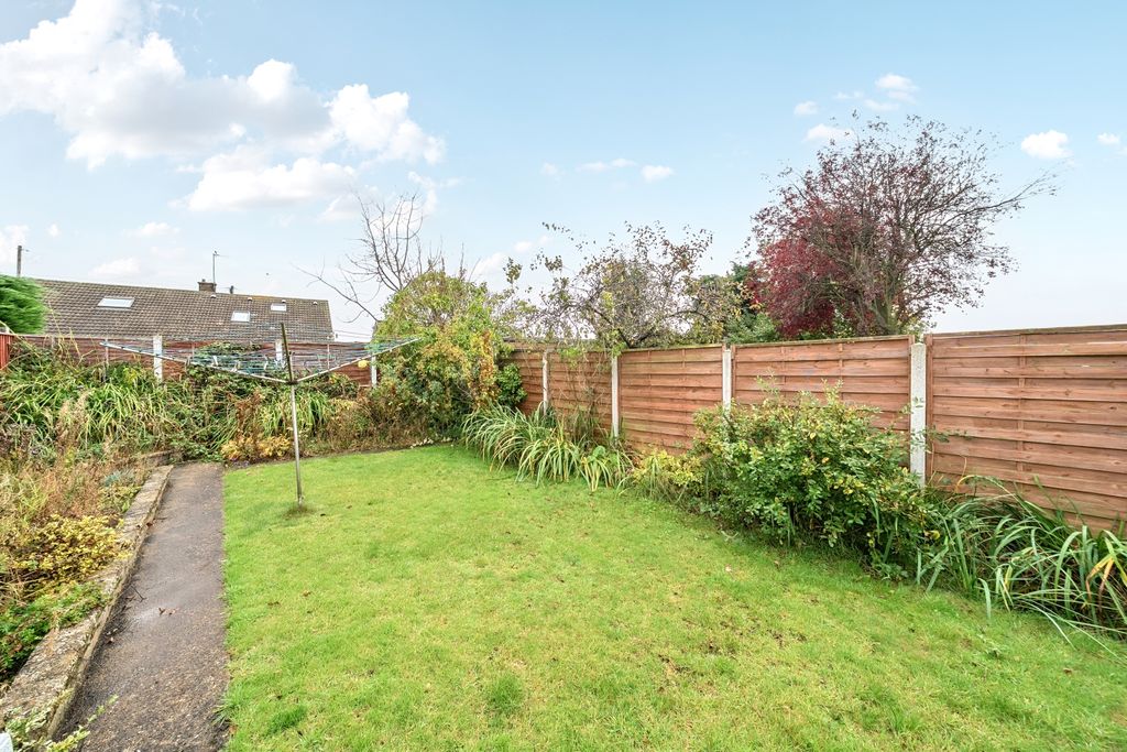 Property photo 2 of 14 Back Garden 3