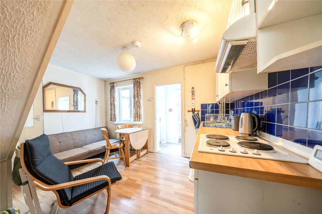 Property photo 2 of 9 Kitchen