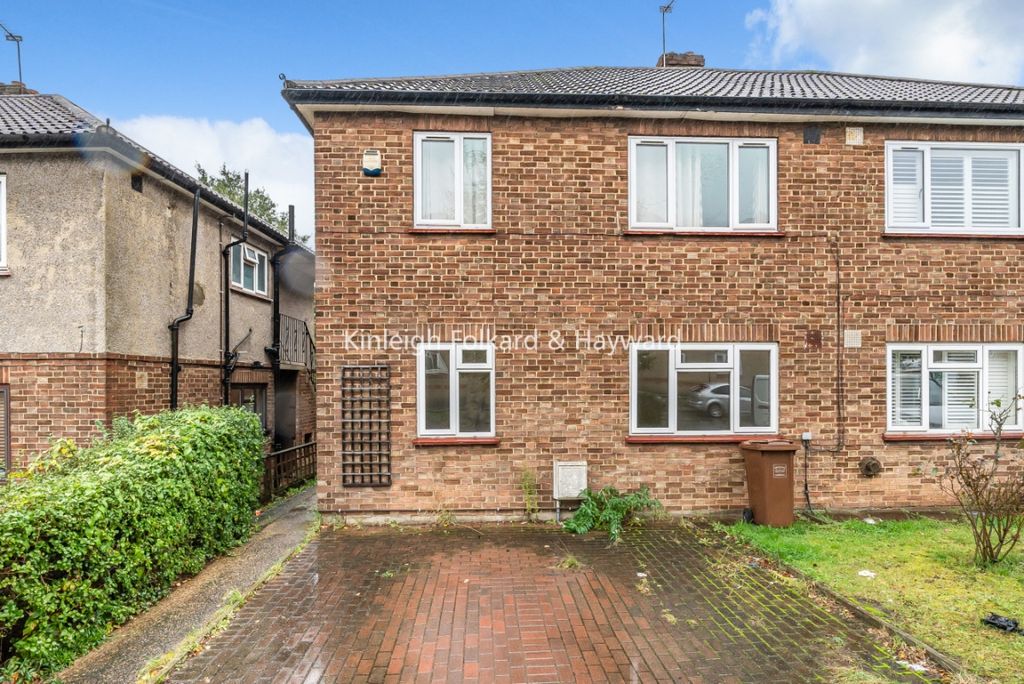 Property photo 3 of 16 Dba43cd8-c75c-4A9F-8