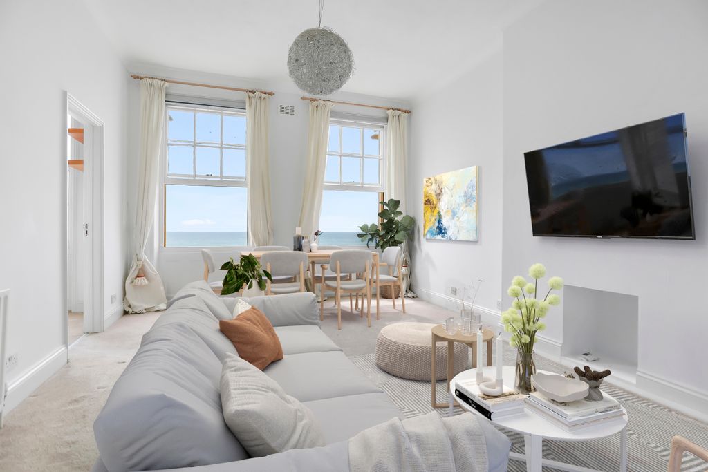 Property photo 2 of 17 296A8681