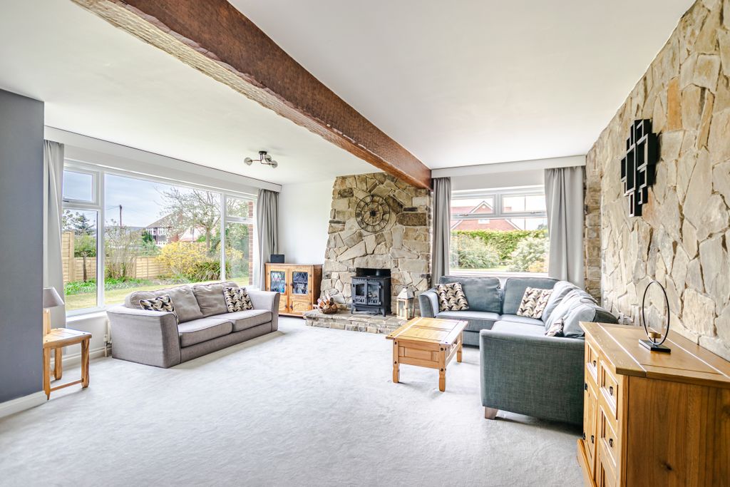 Property photo 2 of 60 Lounge1