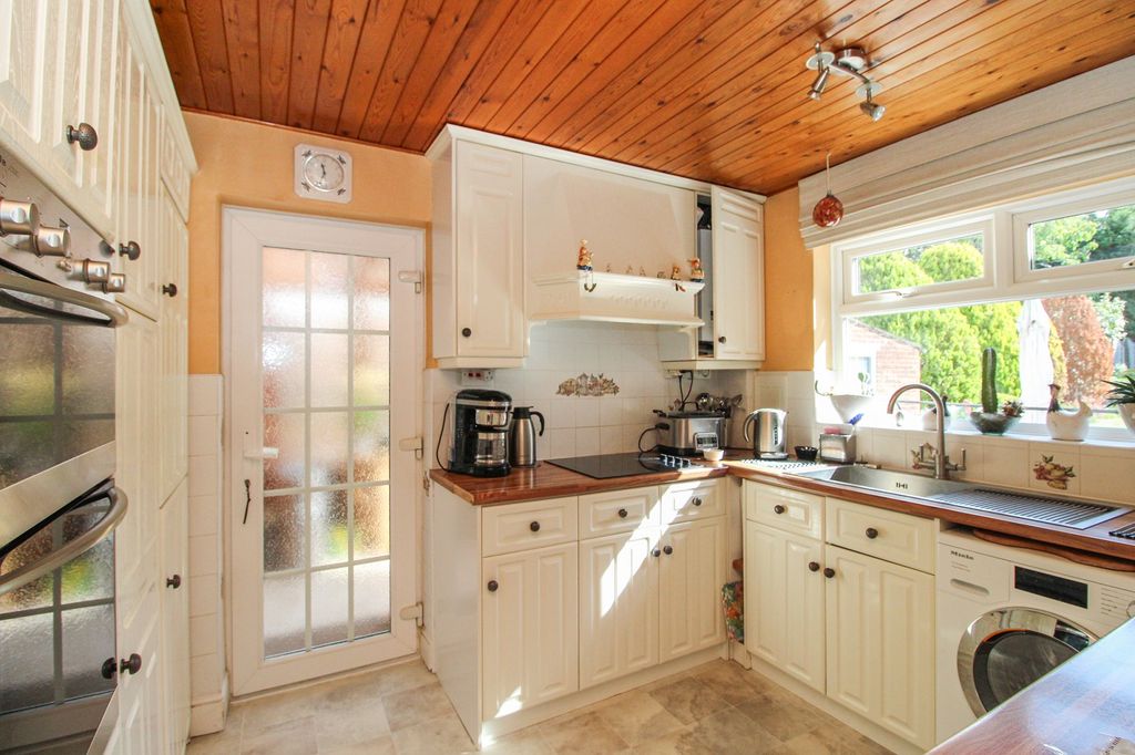Property photo 3 of 13 Kitchen