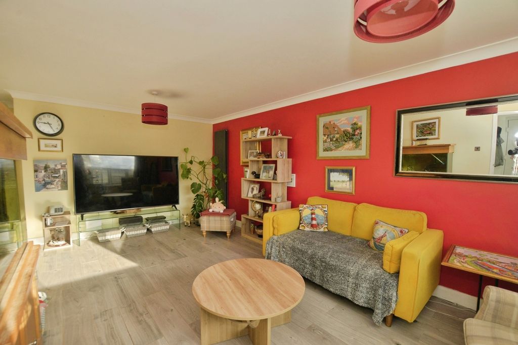 Property photo 2 of 15 Pbox-Img.Jpg