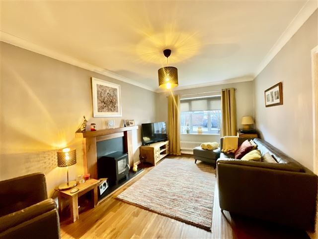 Property photo 3 of 21 Lounge