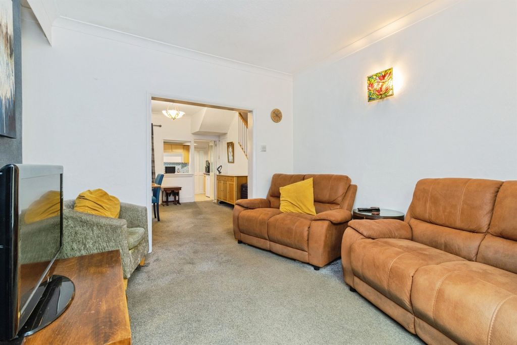 Property photo 3 of 20