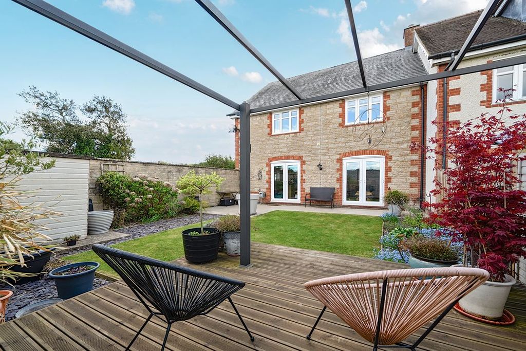 Property photo 1 of 18 127954710