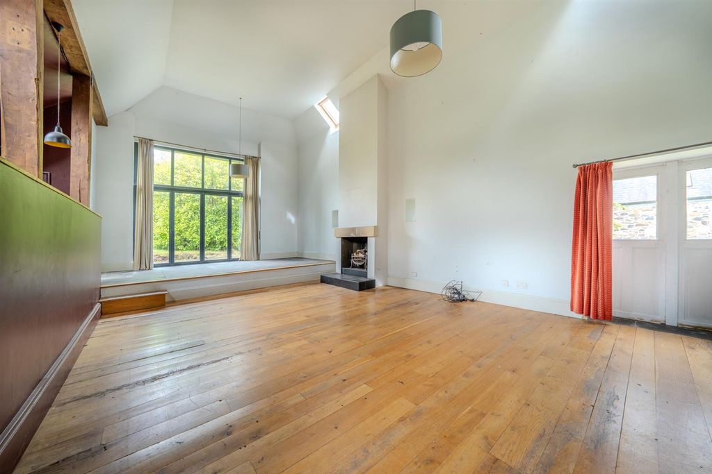 Property photo 3 of 15 Fox_Covert_Kaimflat-3.Jpg