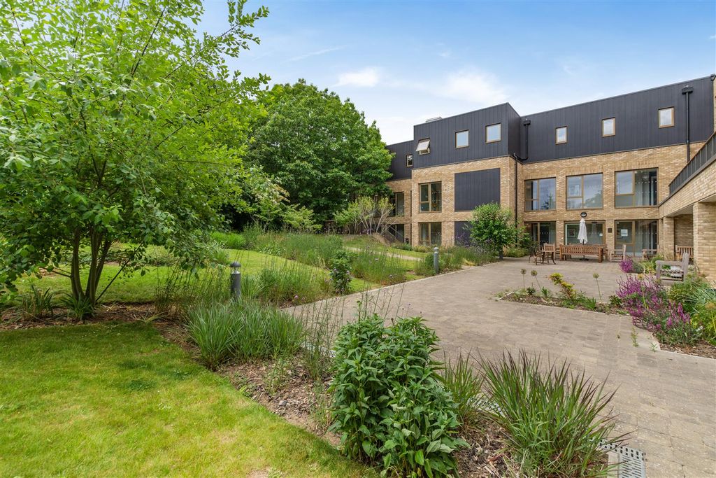 Property photo 1 of 20 8650995-Exterior05.Jpg